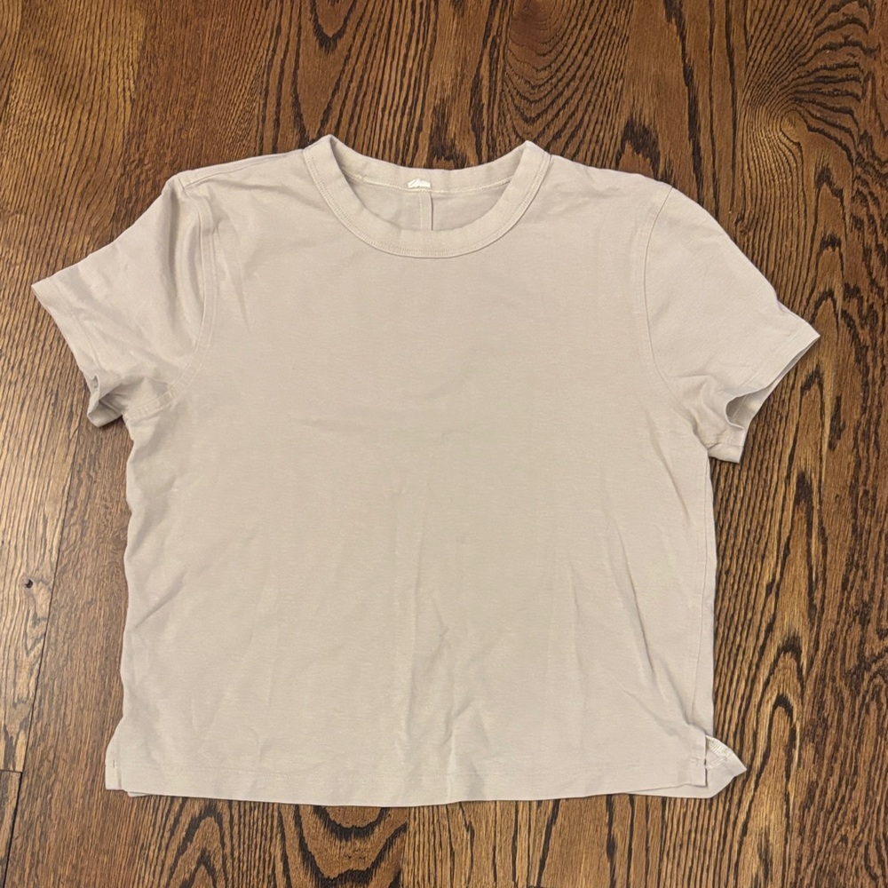 lululemon athletica size 2 Cream Short Sleeve Tee